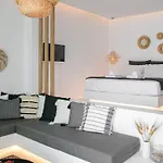 Seanfinity Beachfront Apartman Mikrí Vígla