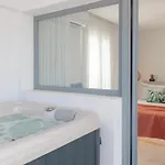 Seanfinity Beachfront Apartment *