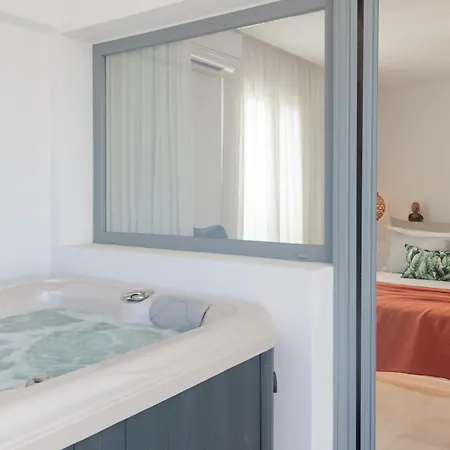 Seanfinity Beachfront Apartment *